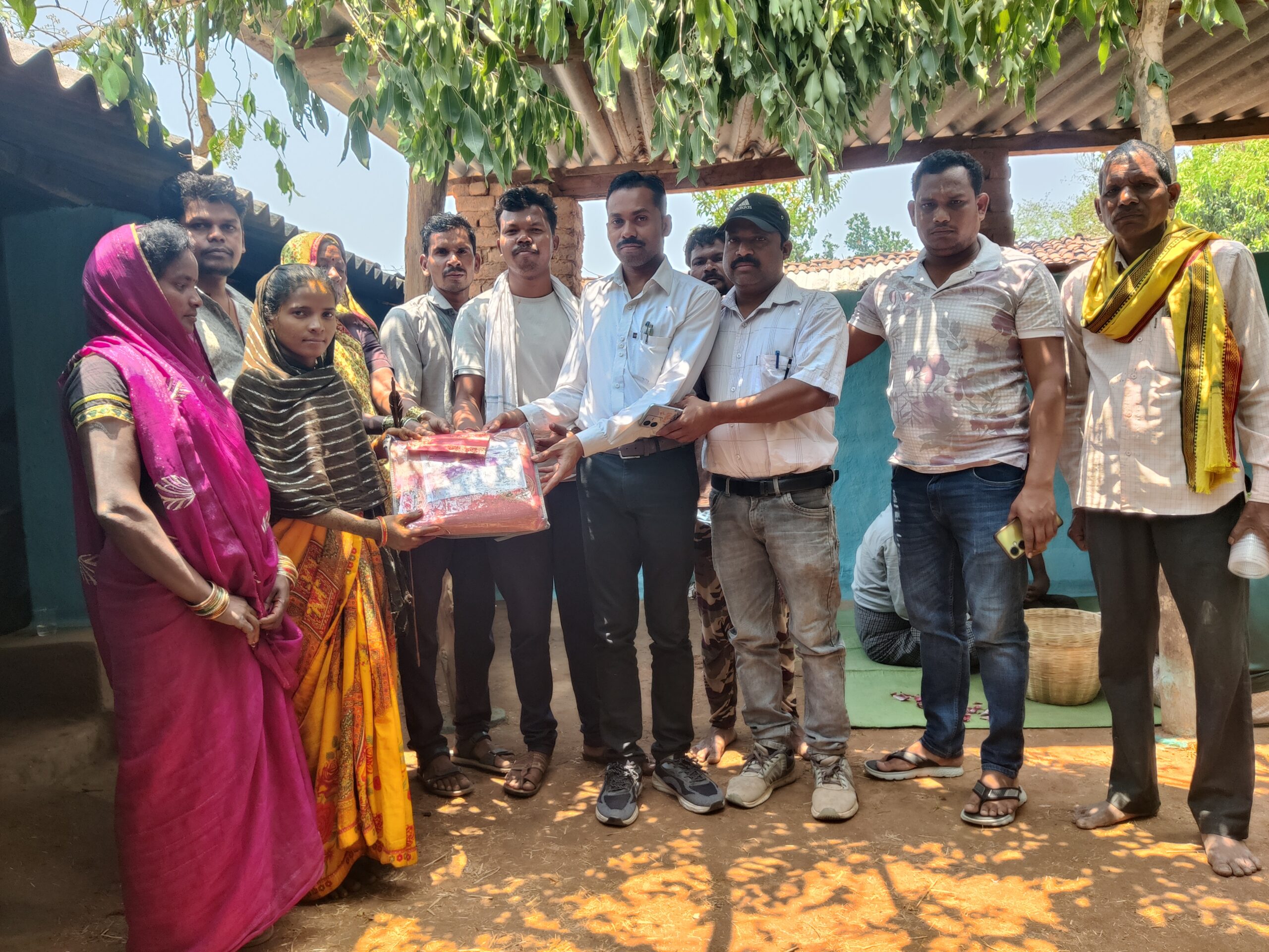 कन्या के विवाह कार्यक्रम में शामिल हुए सभापति माया रुपेश कँवर