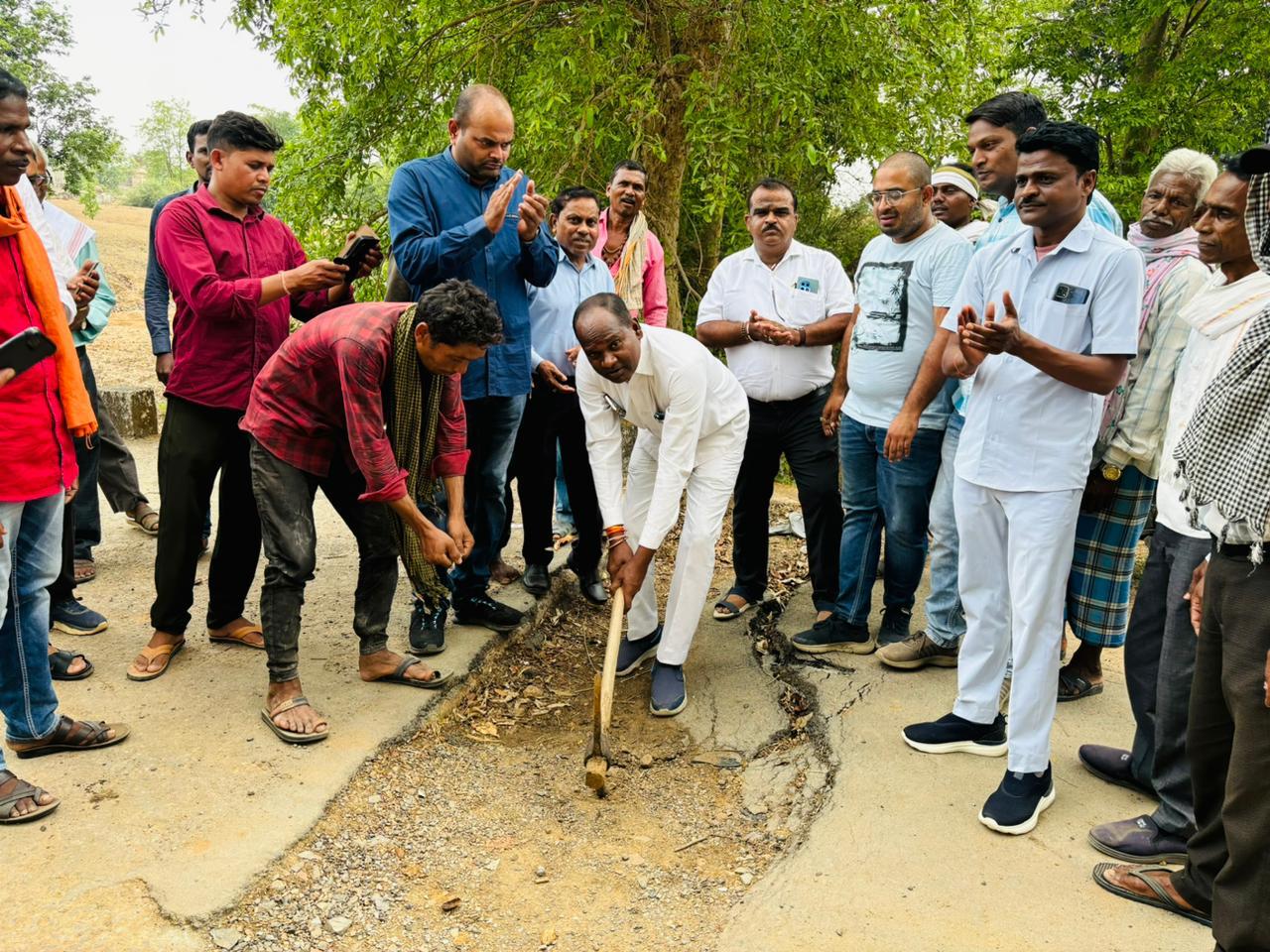 कटघोरा: विधायक प्रेमचंद पटेल ने 3.83 करोड़ की सड़क परियोजना का किया भूमिपूजन