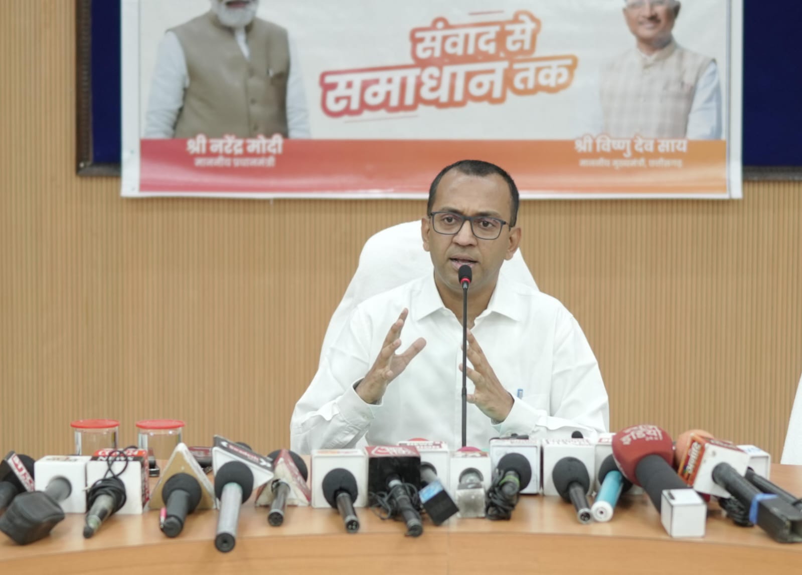 राष्ट्रीय बुजुर्ग स्वास्थ्य देखभाल कार्यक्रम  के तहत जिले के विभिन्न स्वास्थ्य केन्द्रों में वयोवृद्ध स्वास्थ्य शिविर का आयोजन 5 मई को