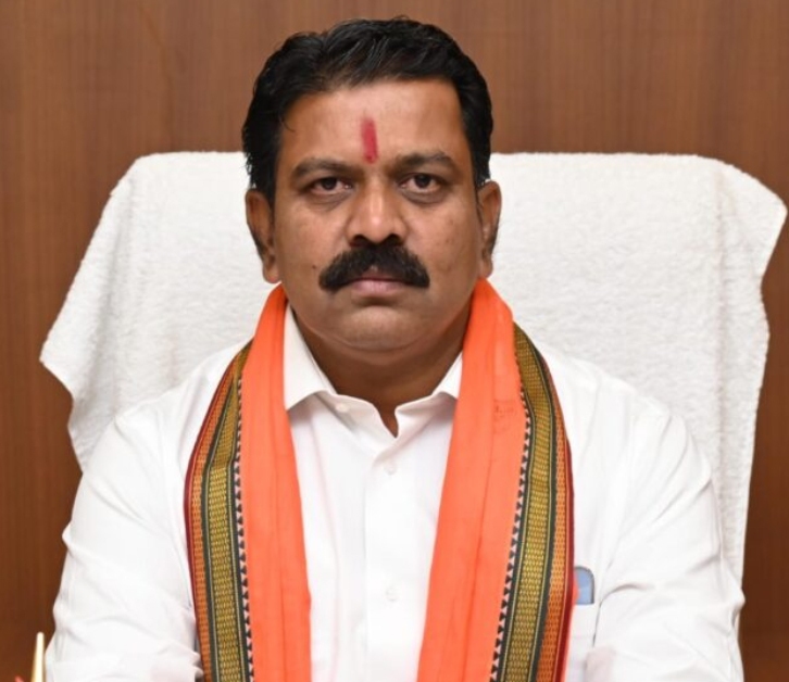 बांग्लादेशी घुसपैठियों की पहचान हेतु उपमुख्यमंत्री श्री विजय शर्मा के निर्देश पर टोल फ्री हेल्पलाइन नम्बर जारी — 24×7 कार्यरत रहेगा 1800-233-1905