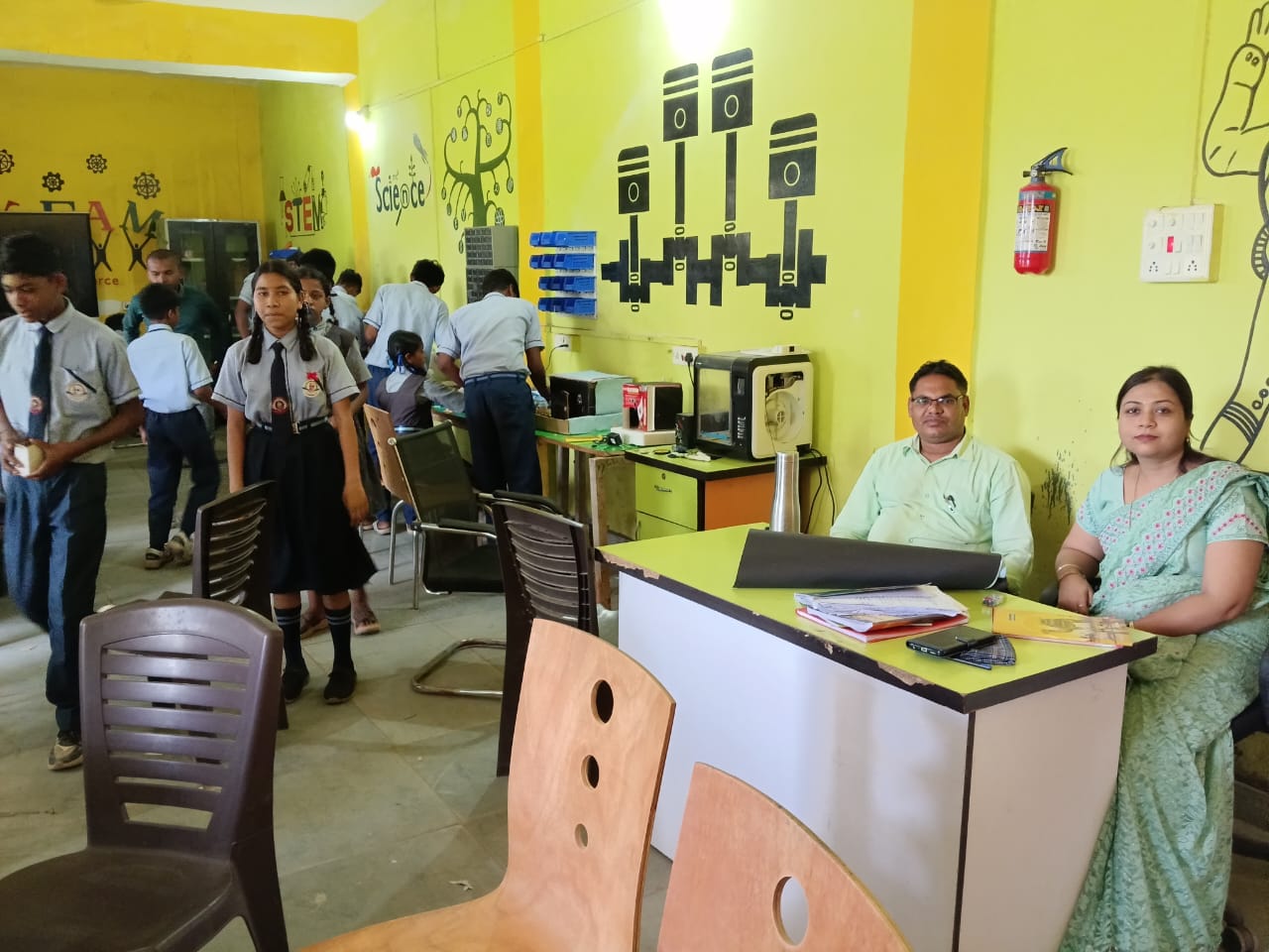 स्वामी आत्मानंद विद्यालय, नुनेरा में तीन दिवसीय अटल टिंकरिंग कार्यशाला संपन्न । बच्चों में वैज्ञानिक सोच और रचनात्मकता का संचार में कारगर रहा कार्यक्रम