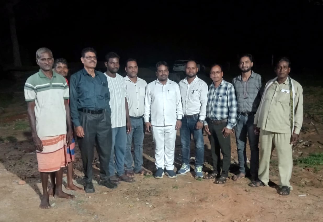 नुनेरा में सीसी रोड निर्माण कार्य का भूमिपूजन संपन्न । जिला पंचायत उपाध्यक्ष प्रतिनिधि श्री मुकेश जायसवाल उपस्थित थे