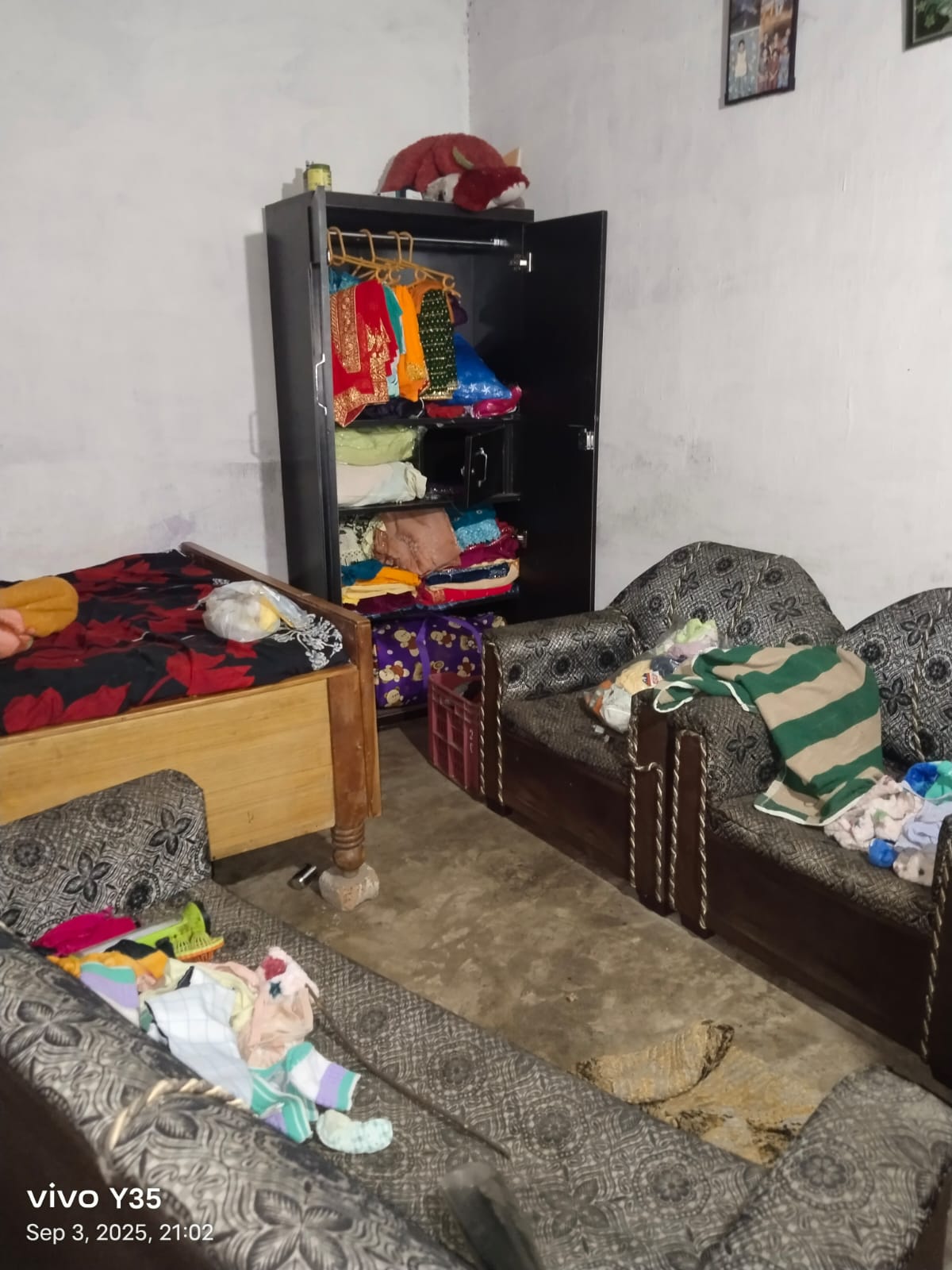 पाली थाना क्षेत्र के नुनेरा गांव में लाखों की चोरी, घर में ताला लगा गए थे गणेश विसर्जन हेतु