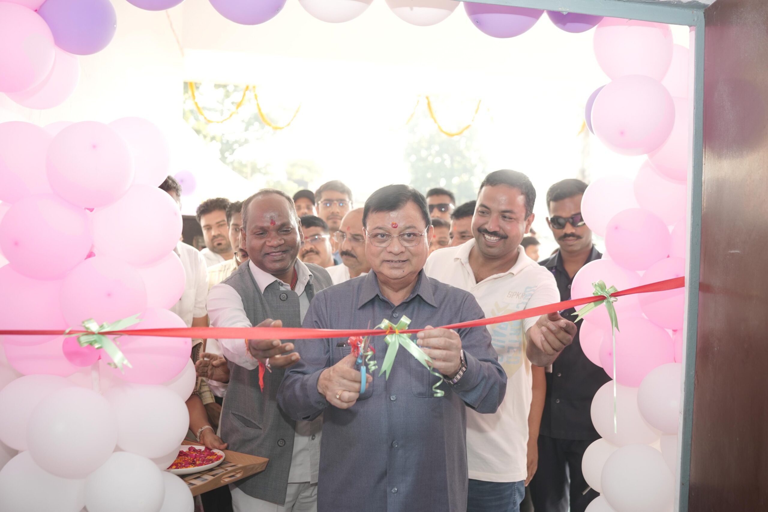 कैबिनेट मंत्री श्री लखन लाल देवांगन के मुख्य आतिथ्य में कन्या छात्रावास  शुभारंभ कार्यक्रम का हुआ आयोजन । छात्रावास में प्रवेश हेतु निर्धारित राशि का भुगतान करने में असक्षम,पिछड़े परिवार की योग्य छात्रा की डीएमएफ से  की जायेगी मदद : – कलेक्टर श्री वसंत