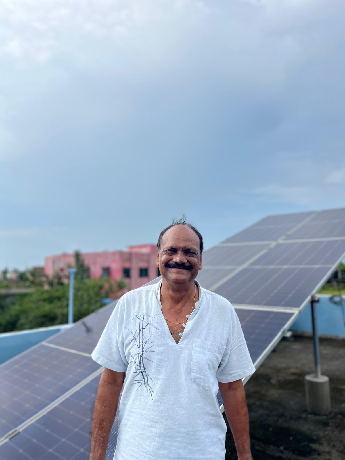 वायुसेना से सौर सेना तक अजय राज बेन की उज्ज्वल कहानी । सौर ऊर्जा से शून्य हुआ बिजली बिल, बढ़ी बचत और जुड़ा पर्यावरण संरक्षण