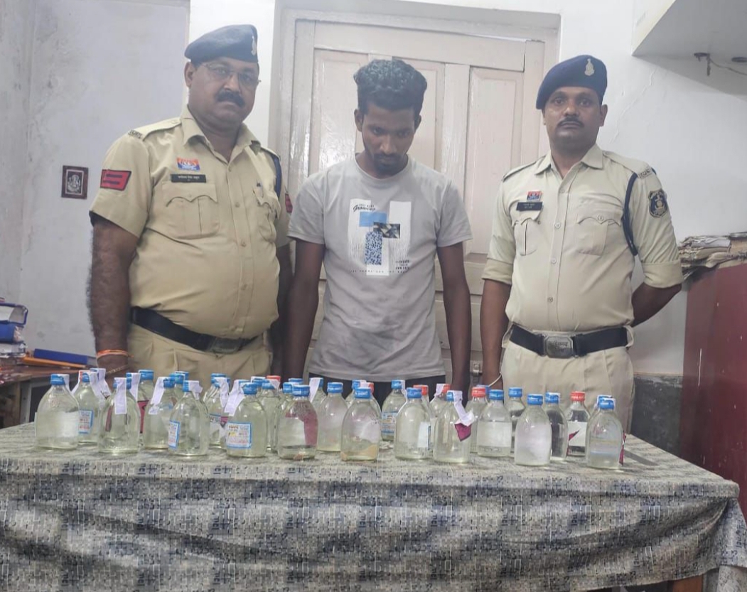 सीपत पुलिस की ग्राम कौडिया में रेड कार्यवाही…आरोपी से 40 पाव अवैध देशी प्लेन शराब जप्त…आरोपी को आबकारी एक्ट के तहत गिरफ्तार कर भेजा गया न्यायिक रिमांड पर