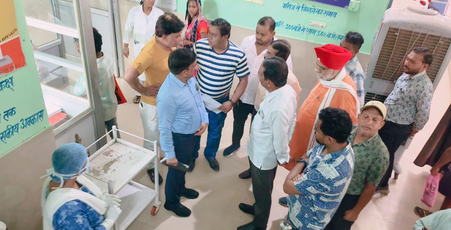 जिला चिकित्सा अधिकारी ने पाली स्वास्थ्य केंद्र का किया निरीक्षण, व्यवस्था मे सुधार के बी एम ओ को दिए कड़े निर्देश 