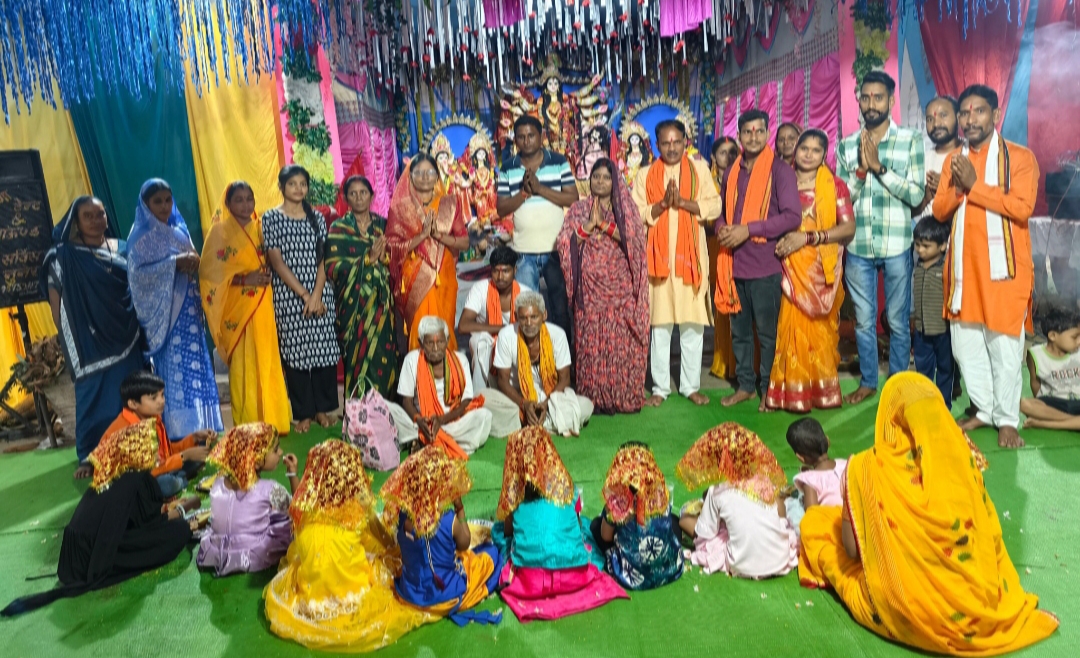 नूनेरा में आदर्श नवयुवक दुर्गा पूजा एवं दशहरा उत्सव समिति द्वारा कन्या भोज का आयोजन