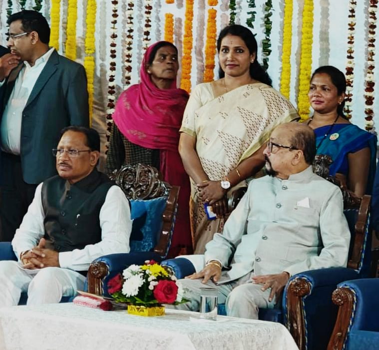 लोक भवन समारोह हेतु अधीक्षिका श्रद्धा चयनित