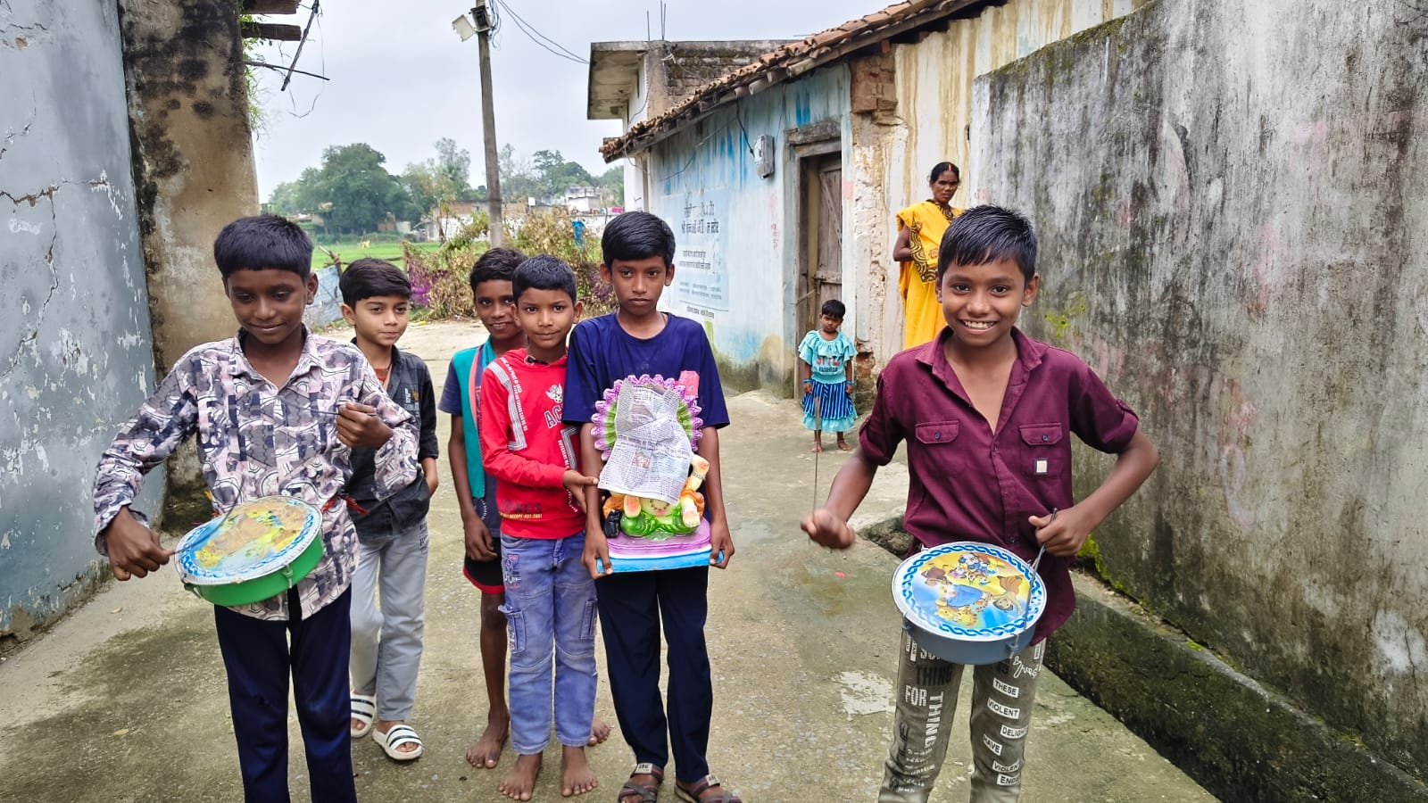 डीजे-आतिशबाजी नहीं, हाथों की सजावट और खिलौने के बाजे से हुआ बप्पा का स्वागत, पाली का मनमोहक दृश्य