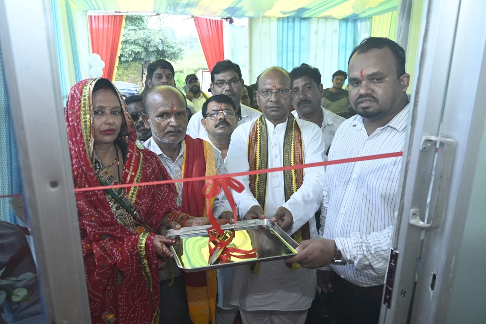 चैतमा में खुला क्षेत्र का पहला डेंटल क्लीनिक,विधायक तुलेश्वर सिंह के अतिथित्व में हुआ भव्य उद्घाटन