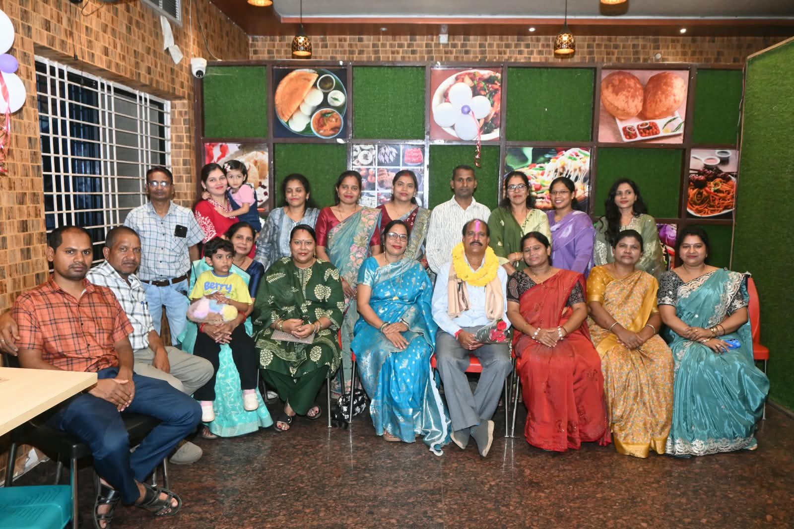 पाली सामुदायिक स्वास्थ्य केन्द्र पाली के लिपिक मानिकलाल डिक्सेना सेवानिवृत्त, स्टाफ ने दी भावभीनी विदाई