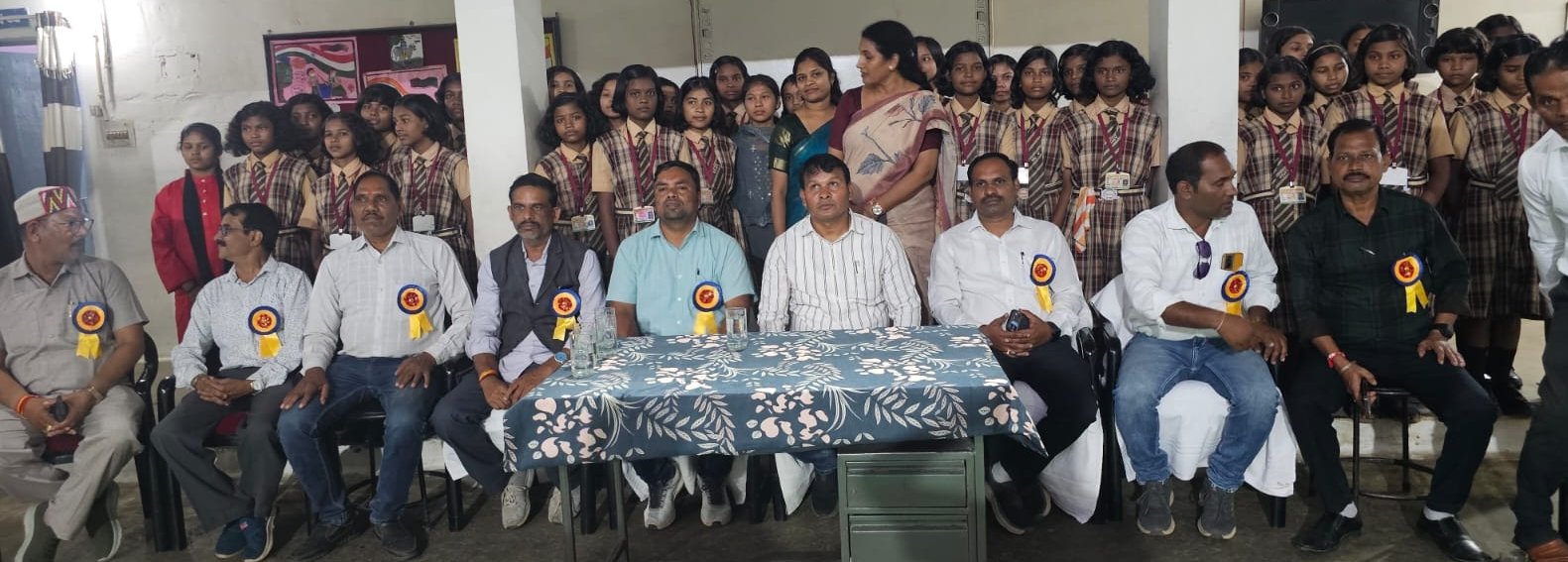 सेवा संकल्प अभियान के तहत मुनगाडीह में नुक्कड़ नाटक एवं विविध कार्यक्रम आयोजित*
